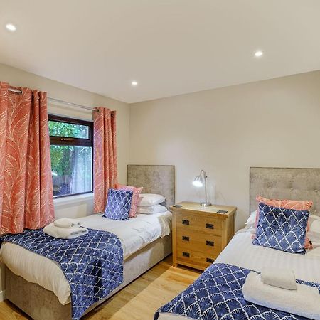 Birch Lodge 13 With Hot Tub Newton Stewart Exterior photo