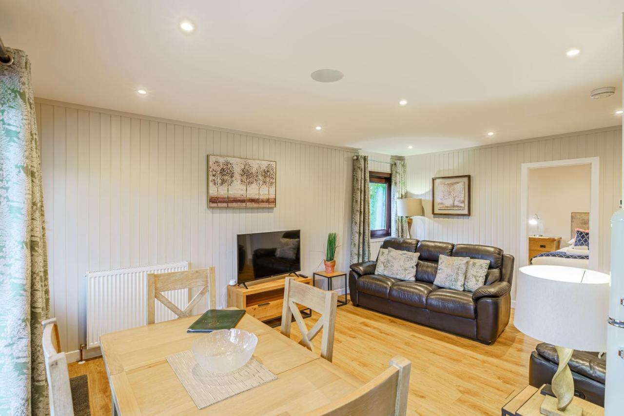 Birch Lodge 13 With Hot Tub Newton Stewart Exterior photo