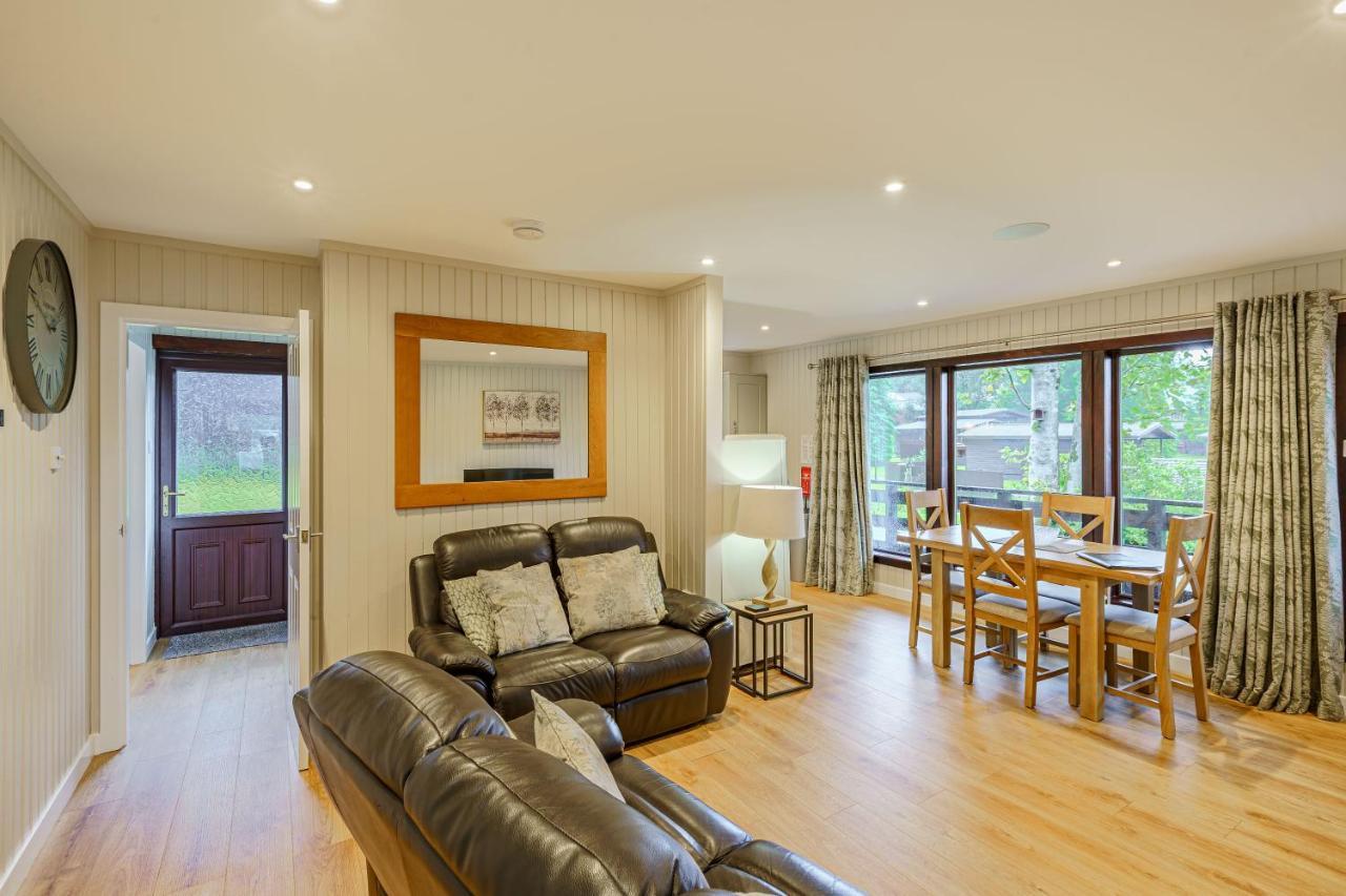 Birch Lodge 13 With Hot Tub Newton Stewart Exterior photo
