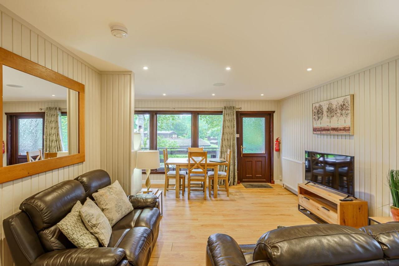 Birch Lodge 13 With Hot Tub Newton Stewart Exterior photo